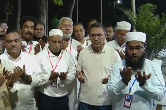 PM offers ziarat at graves of grandparents in Dinajpur