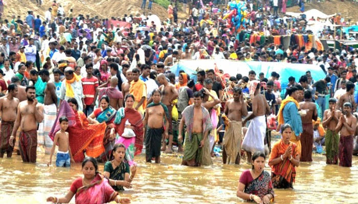 ‘Maha Baruni Snan’ festival begins in Sunamganj