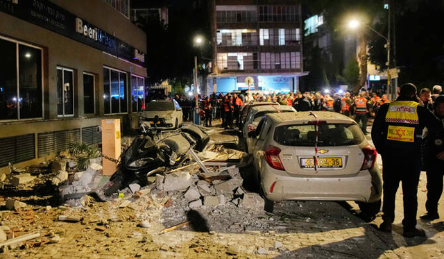 Iran missile fire kills two in central Israel: medics