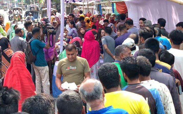 'Khushir Haat' in Rajshahi: Eid Joy for Just Tk 5