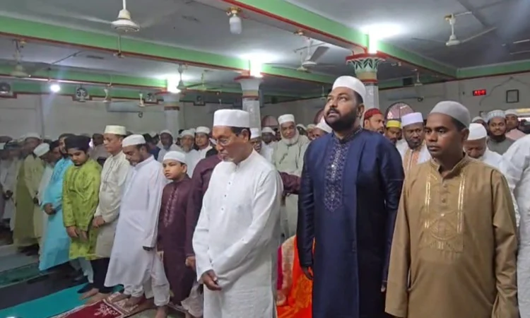 Chief Whip offers Eid prayers at Patharghata Sadar Jame Mosque