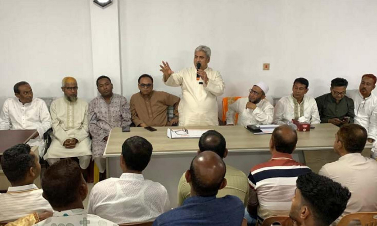 Milon for engaging in politics based on sacrifice and public involvement