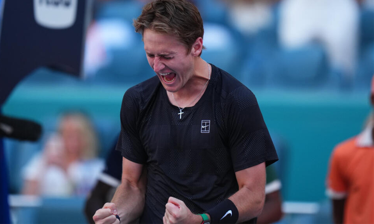 Korda sends Alcaraz to another early exit in Miami, Sabalenka advances