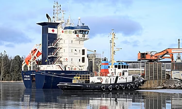 Russian port near Finnish border hit in strikes: governor