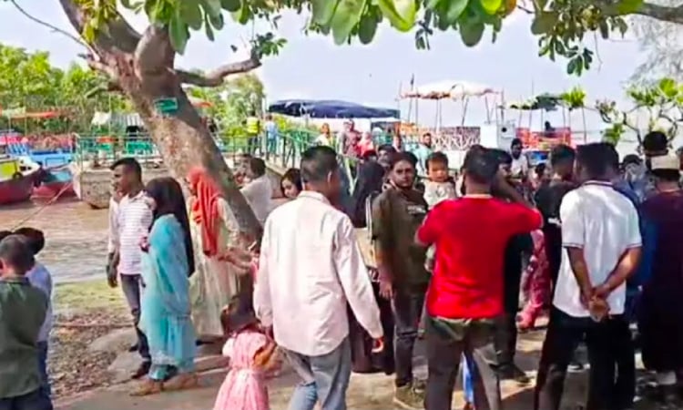 Tourists flock to Sundarbans during Eid vacation