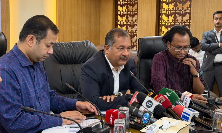 Swapan for stopping 'panic buying' of fuel 