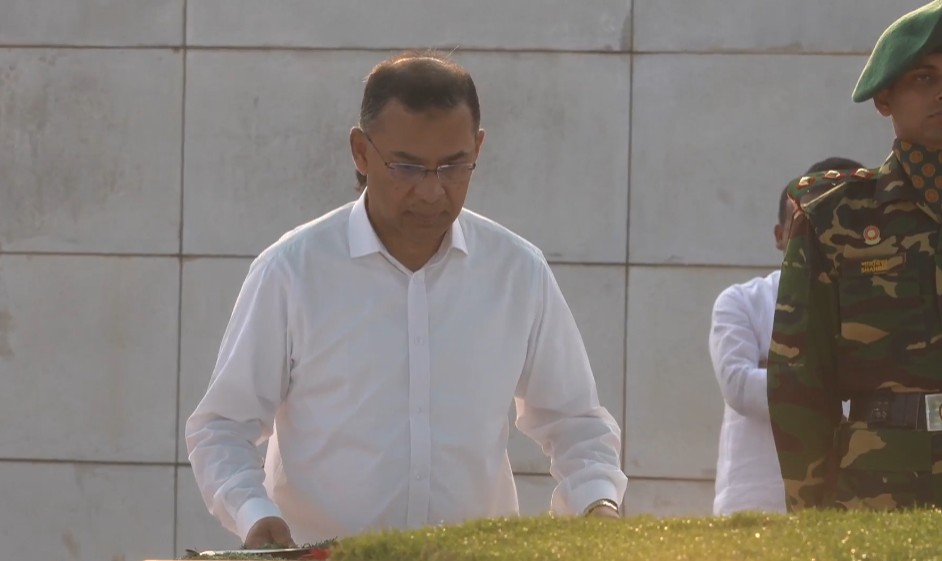 PM pays homage to his parents on Independence Day