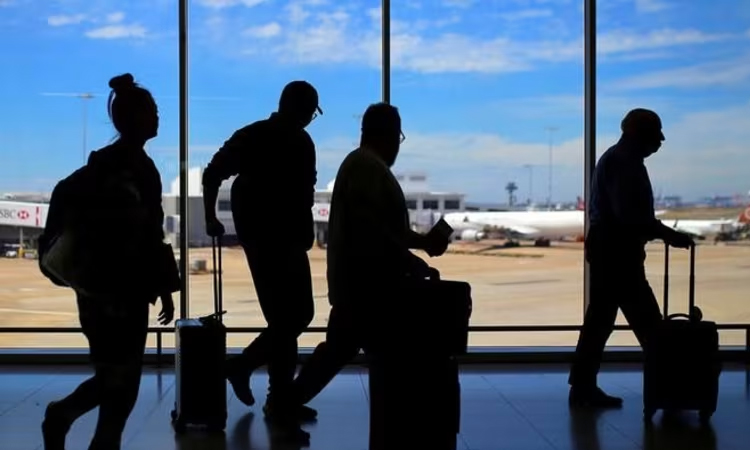 Australia bans visitors from Iran