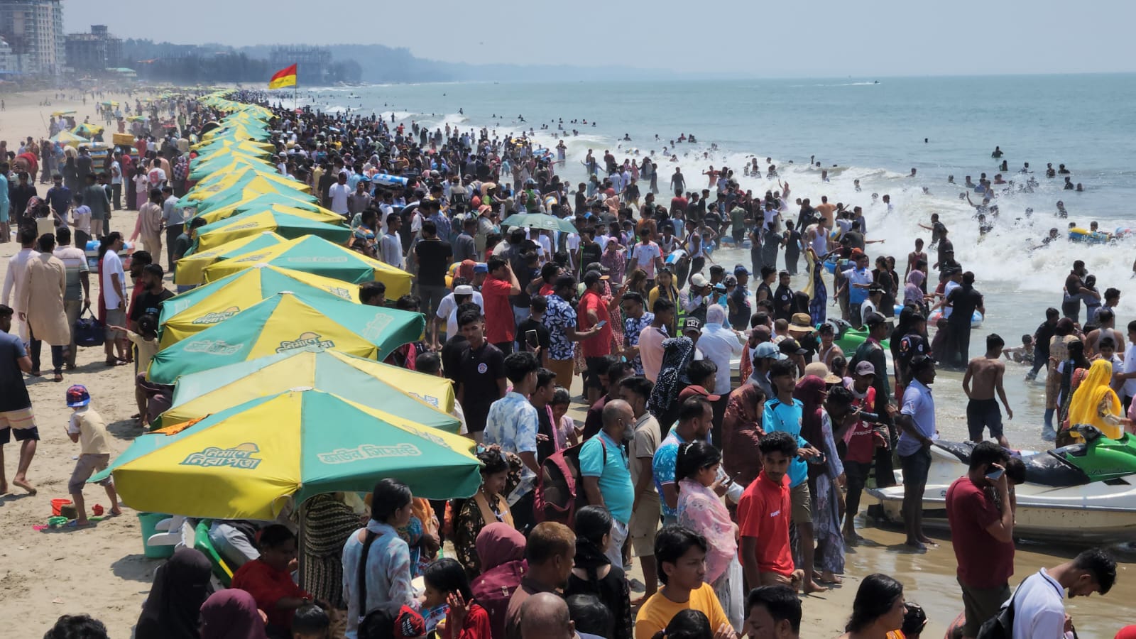 Cox’s Bazar packed with tourists on Independence Day
