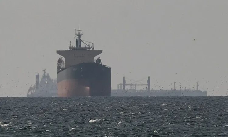 Thai PM says reached deal with Iran for vessels to transit Hormuz Strait