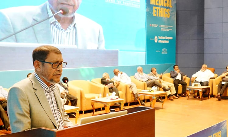 Health minister seeks doctors' cooperation to advance medical sector