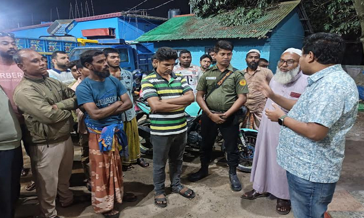 Lorry manager fined Tk 50,000 for illegally selling fuel in Natore