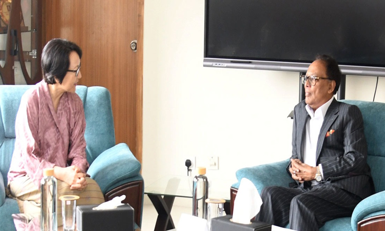 Bhutanese Ambassador meets Minister Faqir Mahbub 