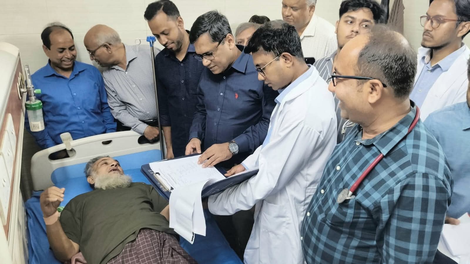 PM inquires about treatment of Shaheed Mugdha’s father