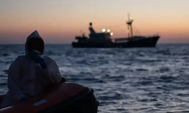 Eighteen migrants drown after boat sinks off Turkey