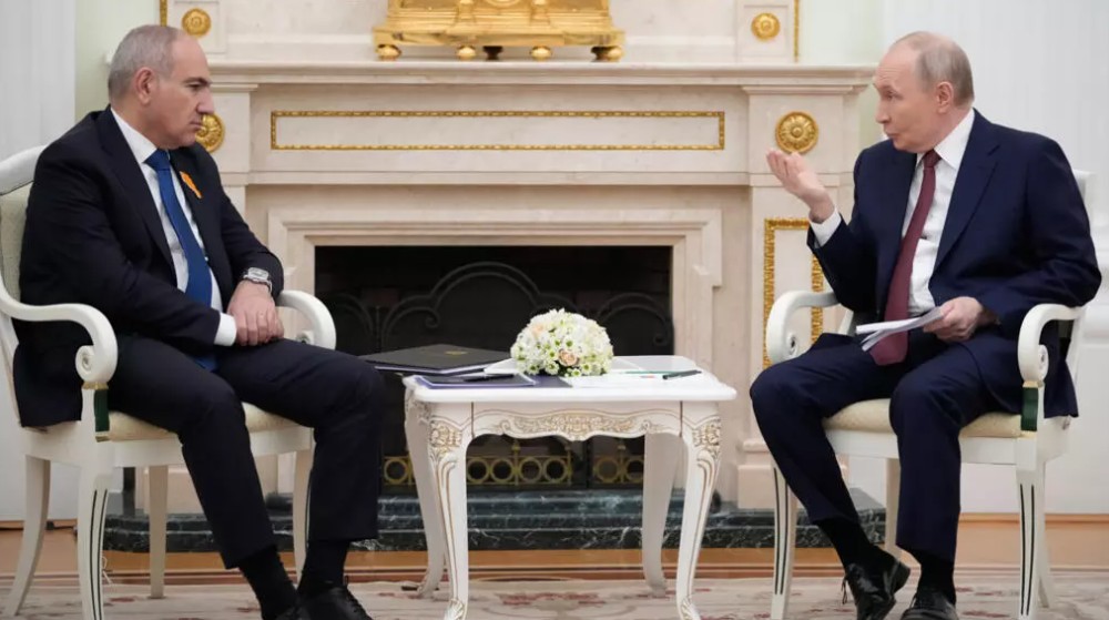 Armenia cannot be in both EU and Russian customs bloc, Putin says