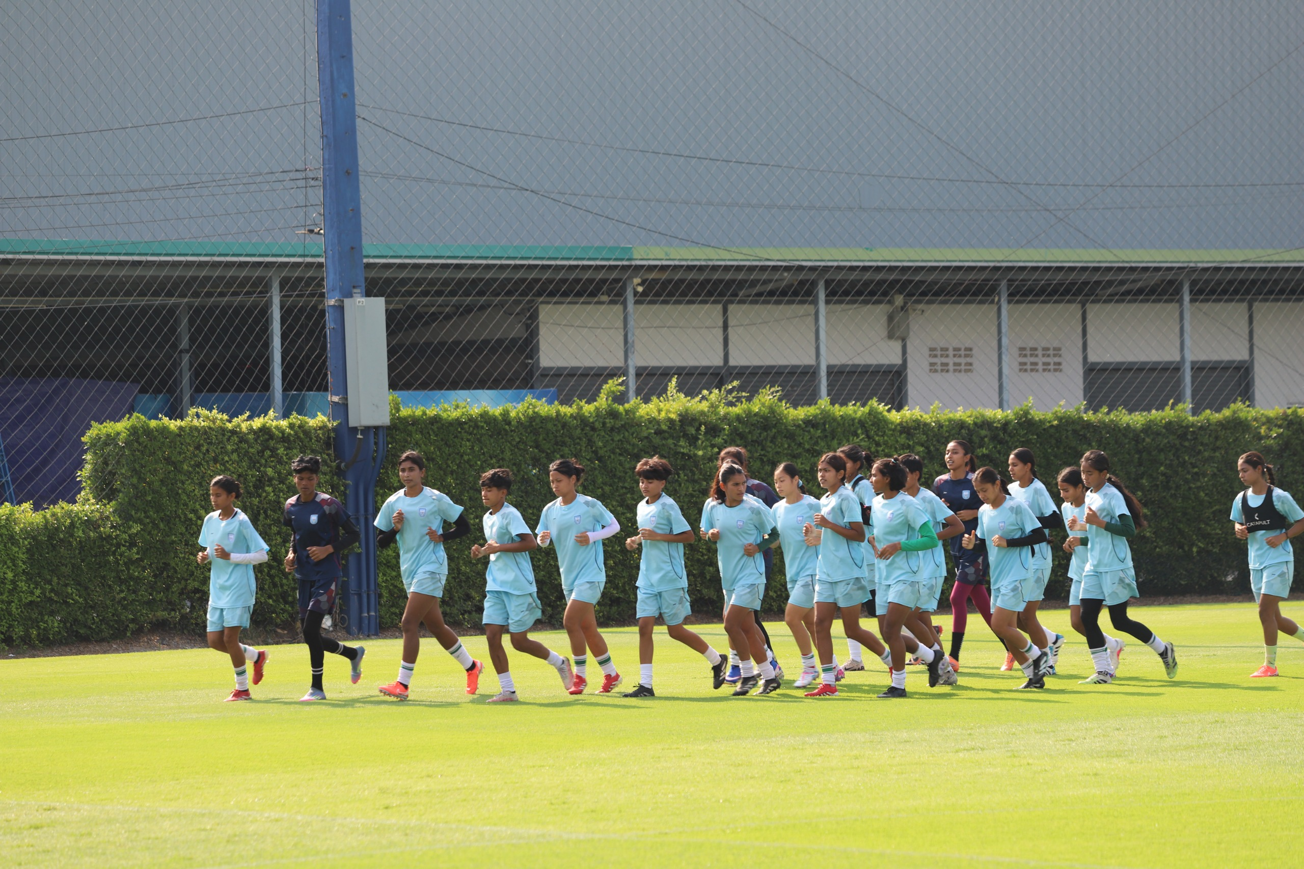 U-20 women’s team hold post-match recovery training