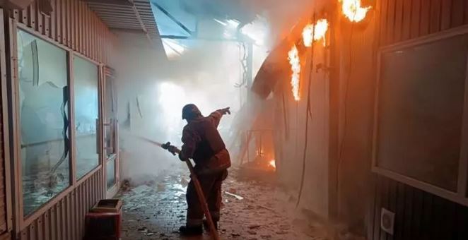 Russian strike on Ukraine market kills five, wounds 25