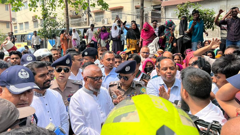 Workers withdraw road blockade following Labour Minister’s intervention