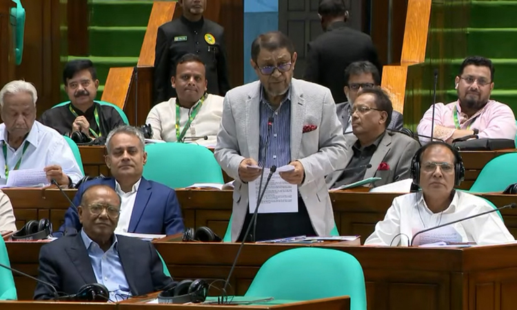 Initiative underway to recruit 100,000 health workers: Health Minister