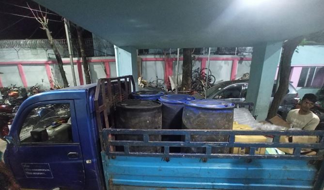 Ctg mobile court seizes 1042 liters edible oil, fined 2 shops