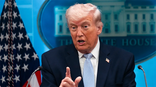 Trump slams right-wing commentators who oppose Iran war