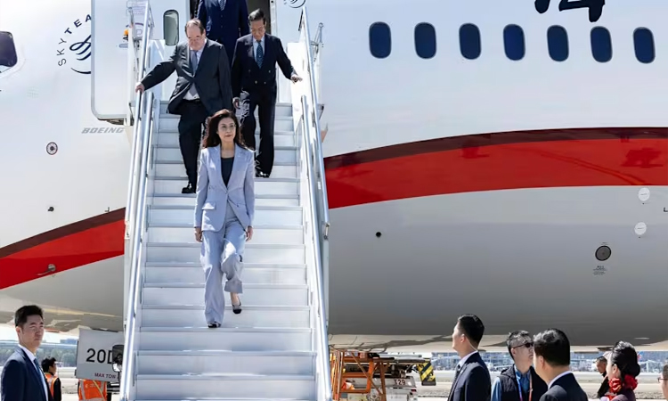 Chinese, Taiwanese will unite, Xi tells Taiwan opposition leader