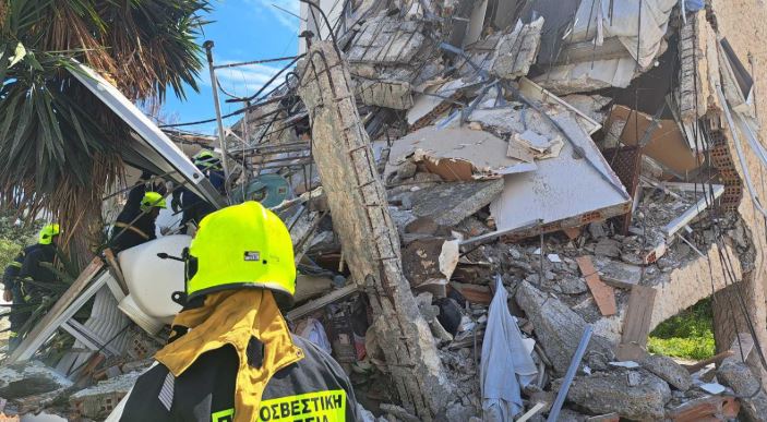 Cyprus building collapse kills 2, injures 4