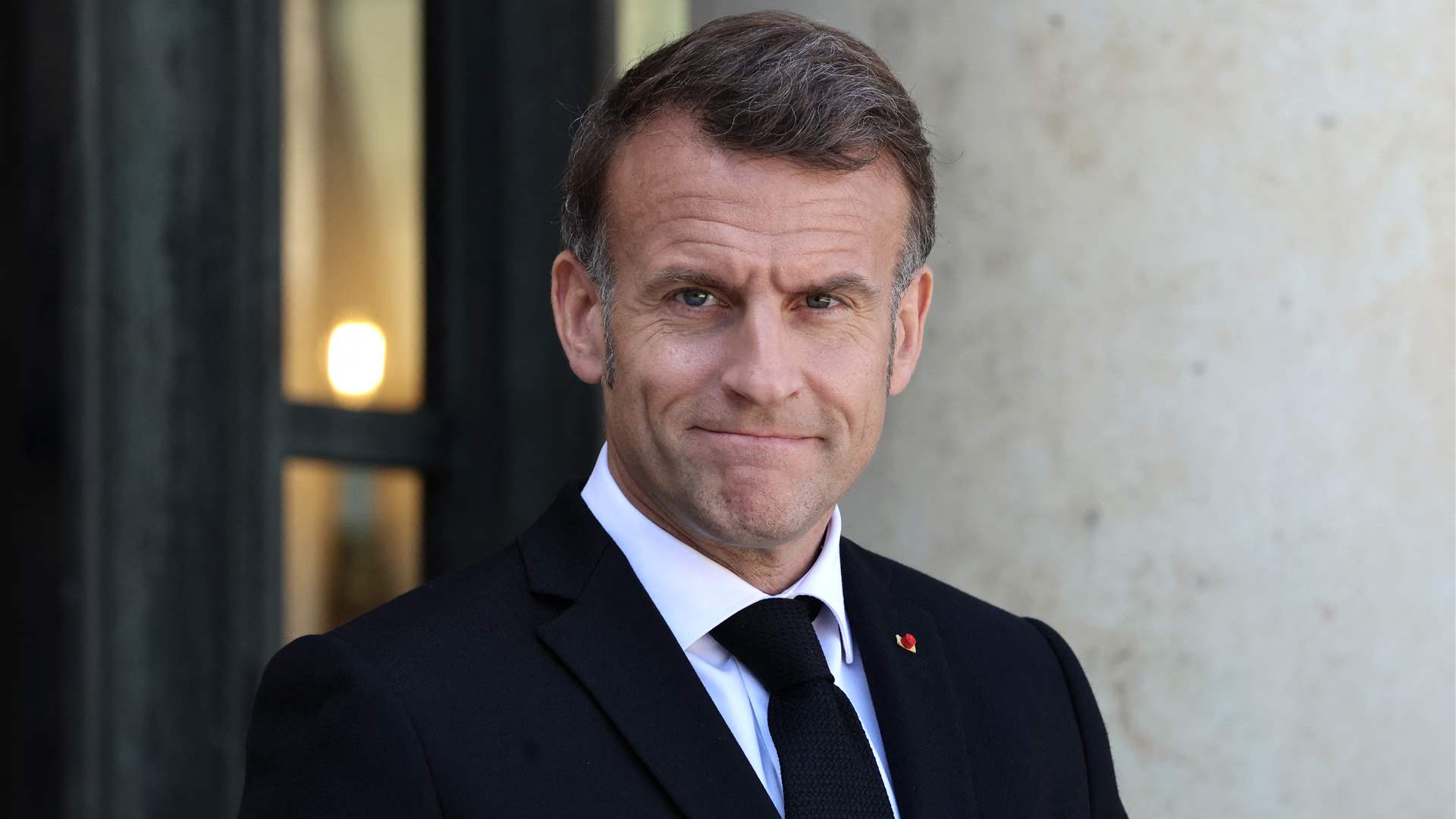 Macron says urged Trump, Iran president to restart talks