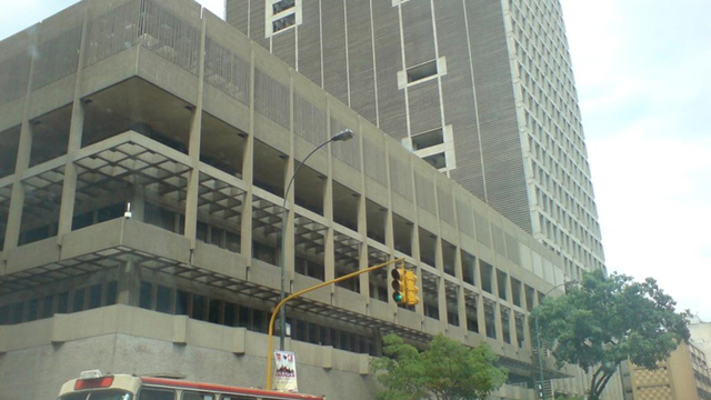 US eases sanctions on Venezuela central bank