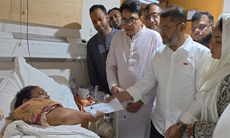 PM stands by ailing wife of BNP leader Mahbub who died in custody