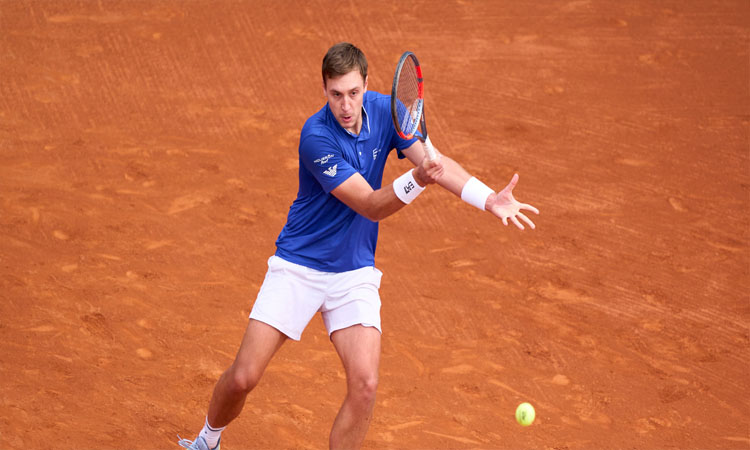 Medjedovic ousts De Minaur in Barcelona Open round of 16