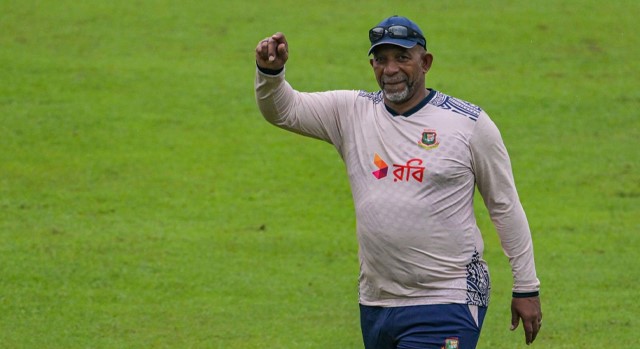 Simmons refuses to underrate New Zealand despite missing stars