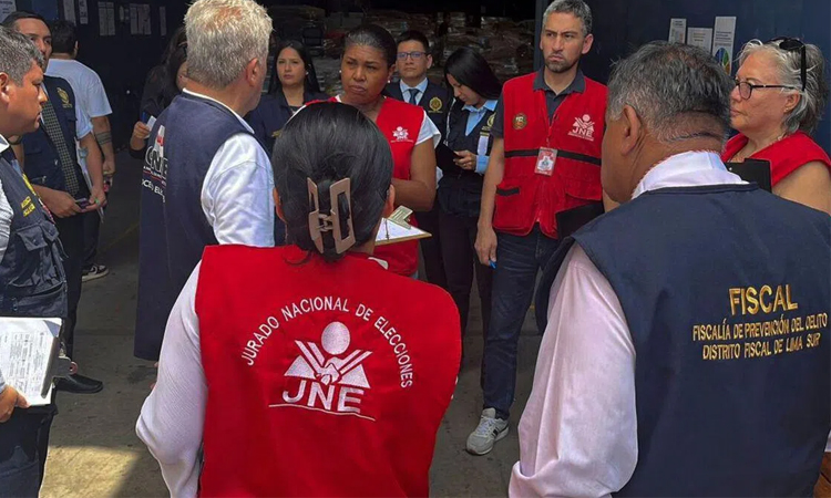 Peruvian prosecutors raid election records warehouse