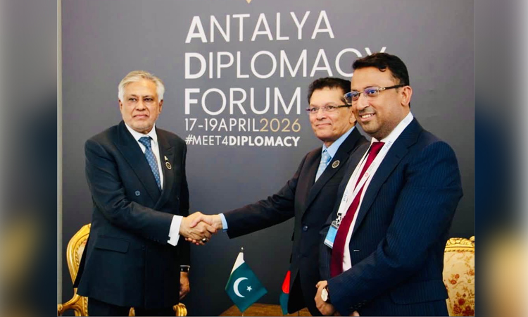 Bangladesh, Pakistan FMs discuss Gulf development 