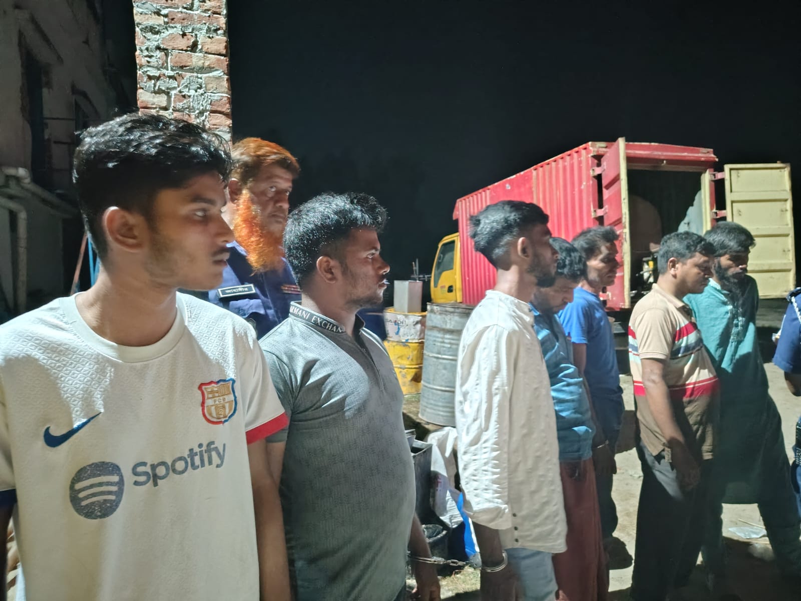 Fuel oil seized in Nilphamari, 7 fined