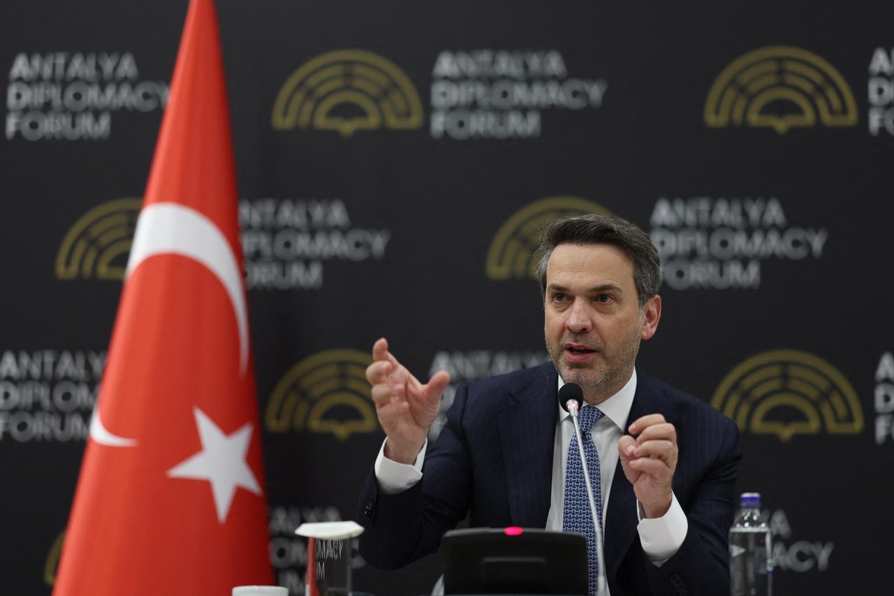 Turkey says no talks with Iran yet to extend gas contract