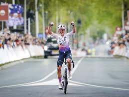 Blasi stuns field with victory in women's Amstel Gold Race