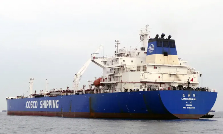 3 oil tankers with 1,01000 tonnes of diesel, octane at outer anchorage