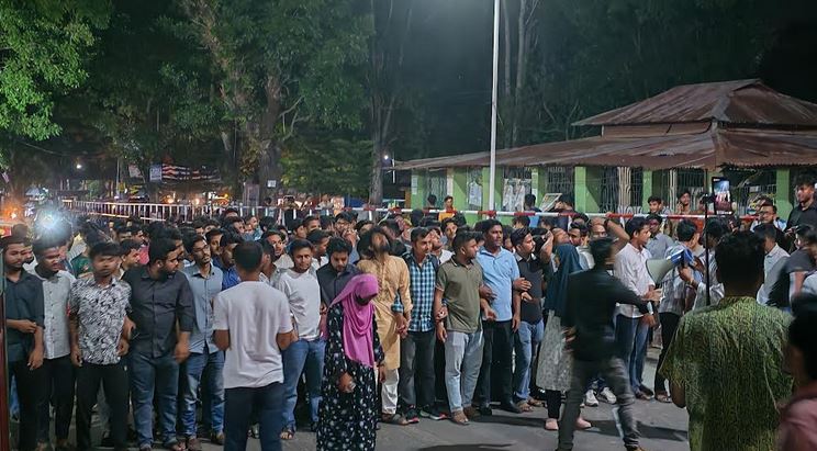 CU Chhatra Dal protests 'Shibir attack' at City College