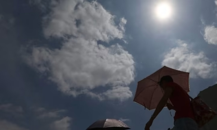 Limit outdoor movement of children, elderly amid heat wave: experts