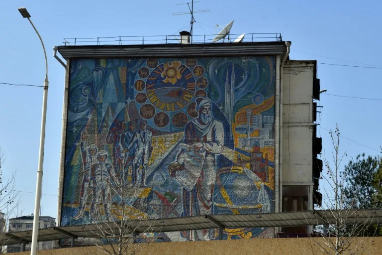 Soviet architecture vanishes as Central Asia drifts from Moscow