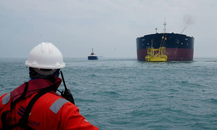 Oil tanker arrives at Iraq's ports: official