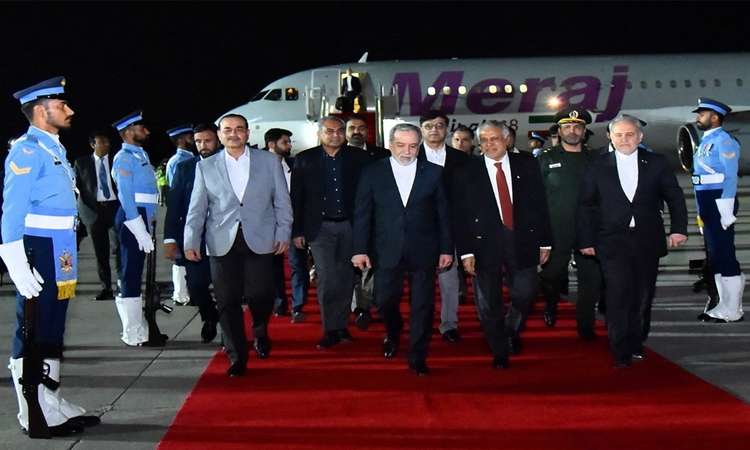 US envoys heading to Pakistan for uncertain Iran talk