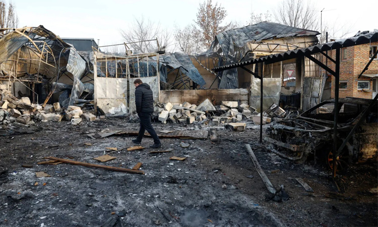 Russian strikes wound more than a dozen in Ukraine: officials