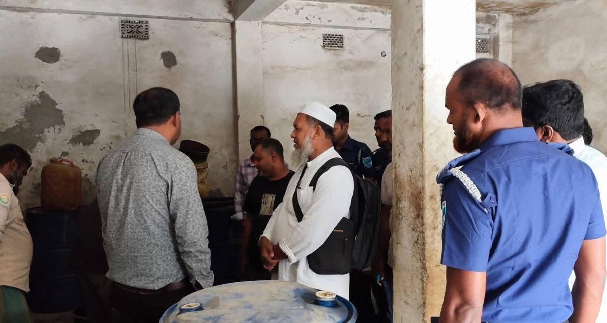 Two fuel retailers fined Tk 1 lakh for overcharging in Tangail