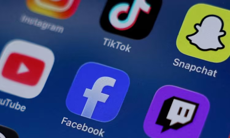 Australia aims to tax tech giants unless they pay news outlets