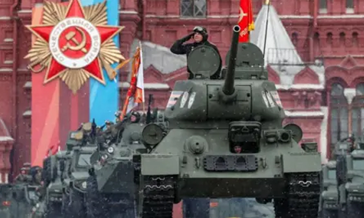 Russia will not display military hardware at WWII victory parade