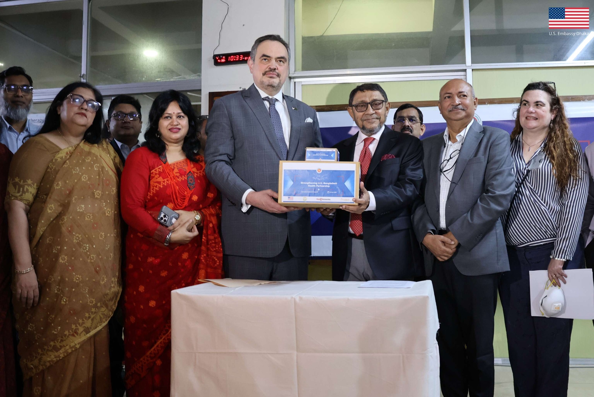 US donates TB kits, paediatric drugs to Bangladesh