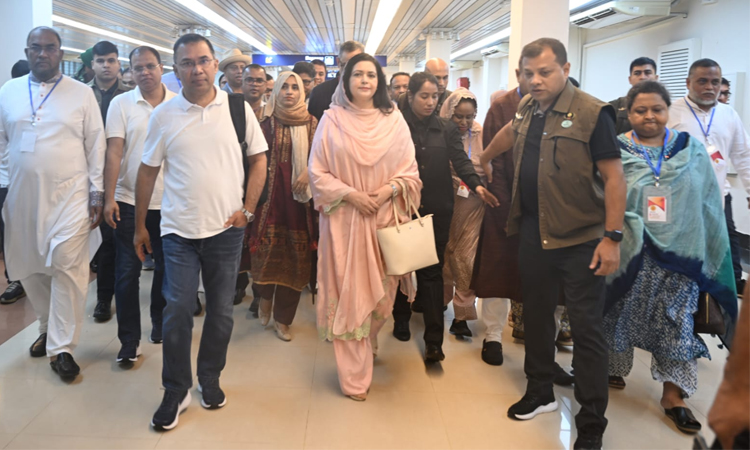 PM arrives in Sylhet on daylong official tour